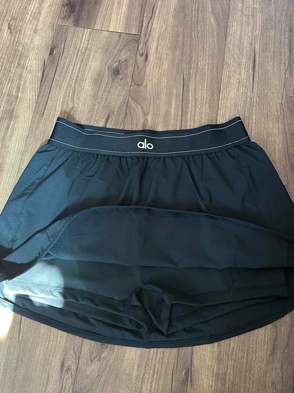 ALO Yoga Black Active Mini Skirt with Elastic Waistband